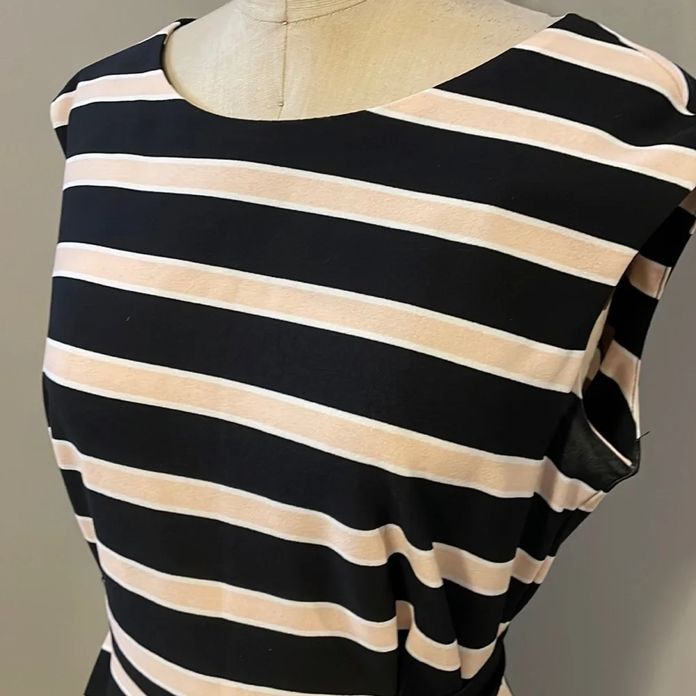 Roz & Ali sleeveless striped tie waist midi dress - Picture 2 of 8